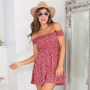🔥 Showpo off shoulder mini red floral dress 🔥